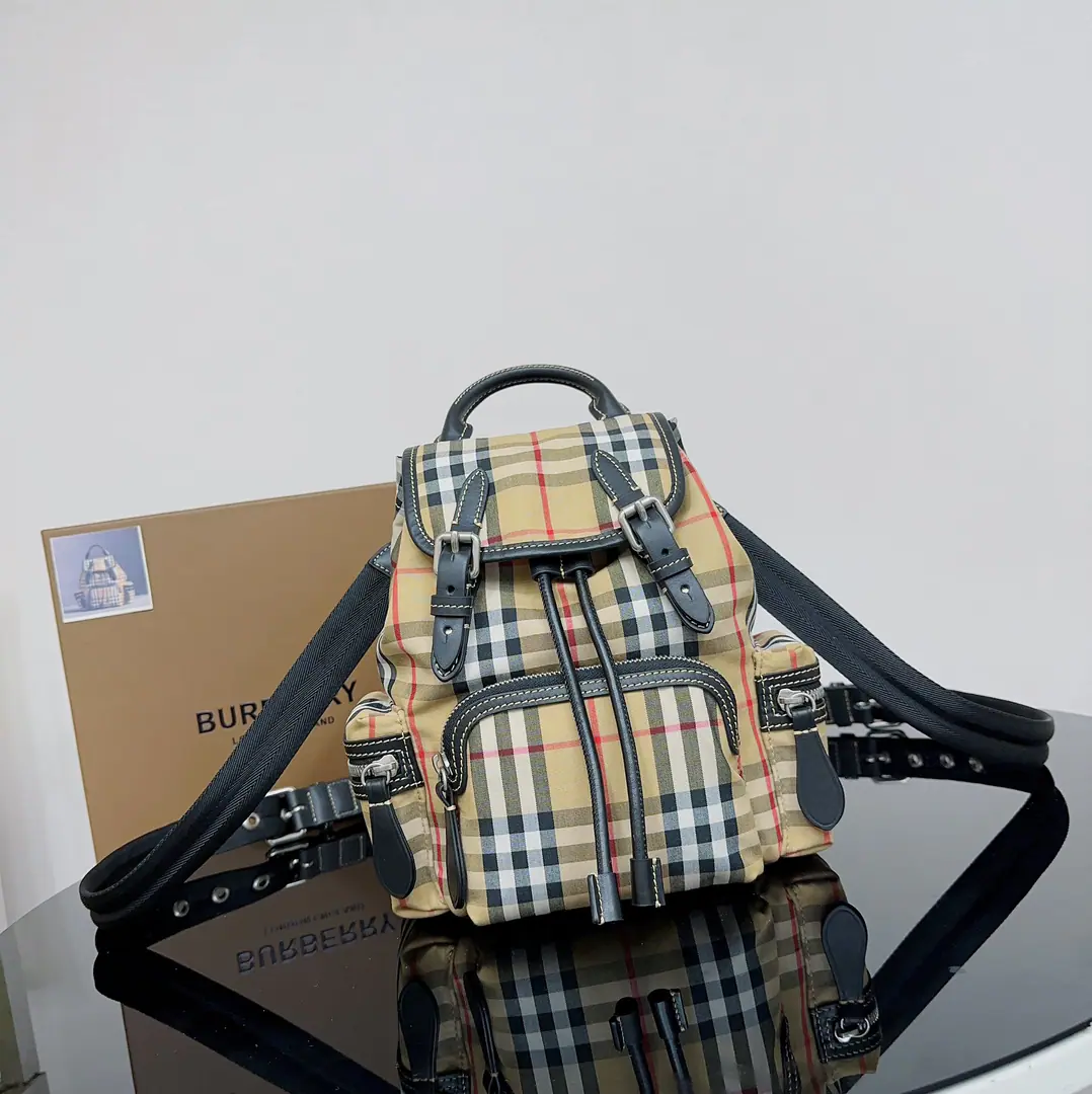Special level BMy third one's a double shoulder bag. 🌈It's a very useful bag.: Shoulder, Slash, Single！It's special in the shoulder belt., Two thick nylon straps are connected to the middle of the metal button., It's too short for a little bit., There's a hanger on the back and around the four corners of the bag., So you can hang on to any hanger you want., The slanting backs up when the shoulder is in two pairs of focus.！Dimensions16.26🌟Model9701