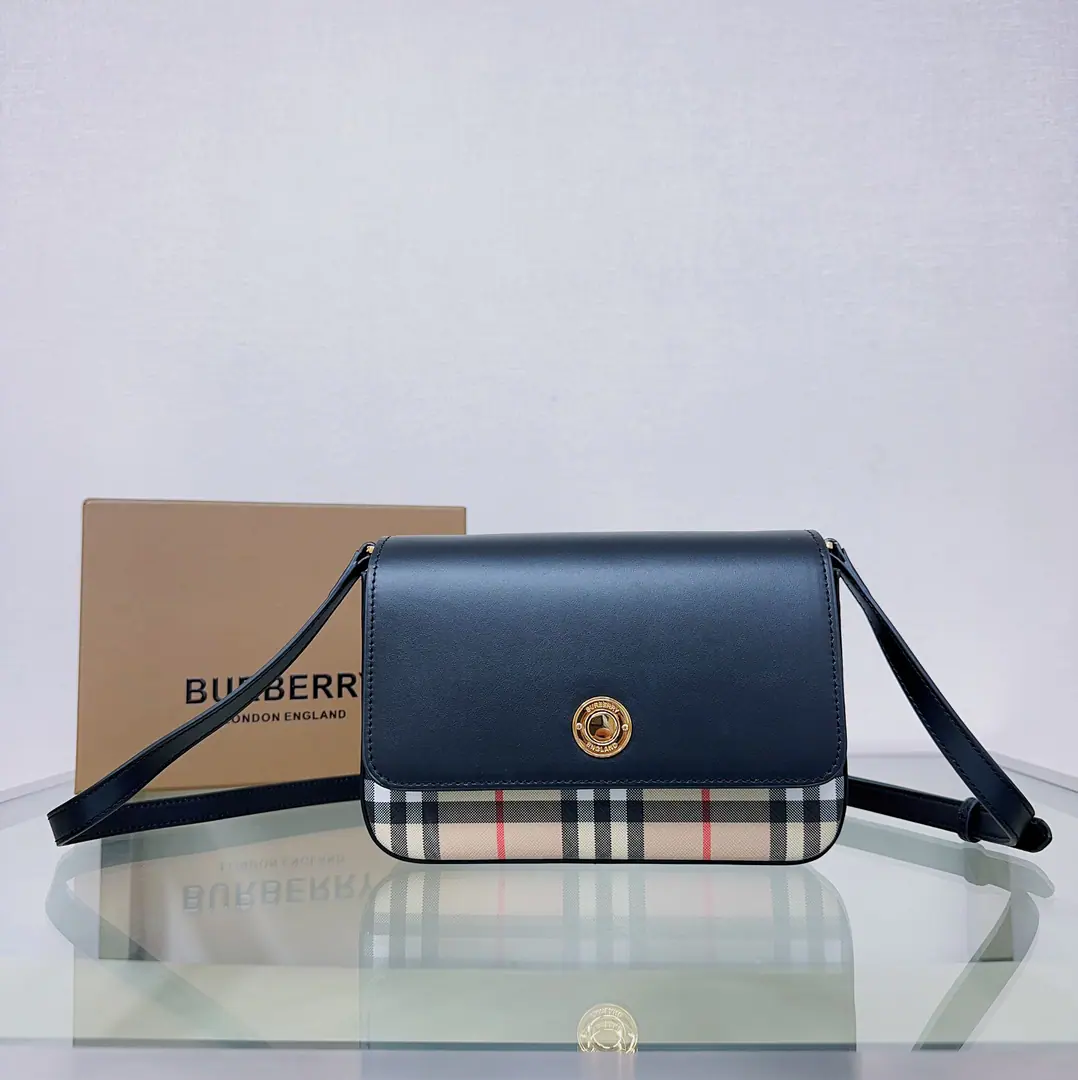 Special level burThe latest fine slant backpack.💕One shoulder., Slant, Or make hands and wrap them up.. Salt is sweet. A small one is still huge.🉑 Beauty and utility coexist.🌟Dimensions 21x5x13🌟244150