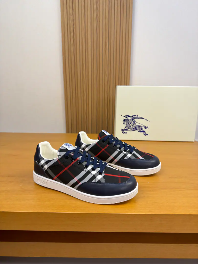 【 BURBERRY】- Boboli. High-end quality Original List·Leisure sports shoes Shoe.: Imports🔝Napa Skin., Brand totems., Shoe tongue..The brand of the car.logoCursor, Back up..Air pressure brand totem Uchi.: Water-tied cow skin. Otsumi!: It's so light.TPRRubber; Form Super-high-quality control.·- I'm doing a little work.: Highlight(High-end·- How expensive.·Slot) Size: 38-44（45, Make a reservation.)·BBR0157