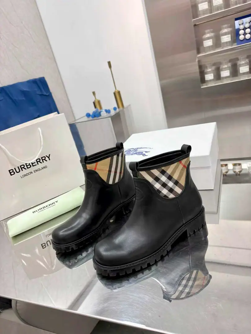 🌈🌈New paragraph👸--🙈 BURBER*YThe owner of the counter is making a call., Designed by a celebrity. It's a pair of the bar's own style. The shoes are top-of-the-skin.+In the sheep's skin. A sheep's skin cushion. It's definitely the fashion-led element of the year.👄 👄 It also continues the classic design., 💄 💄 It's good to be on either side. And I'm sure I'm not going to be a hero.💀～I'll make you look all right.！😁You're a good-looking guy. You're a pretty good-looking guy.👣💋💋Why don't you get a pair of them?！The agents are moving fast.！The transmission will blow.！！！！Codes: 35-42(34.35.40.41.42No re-election.)