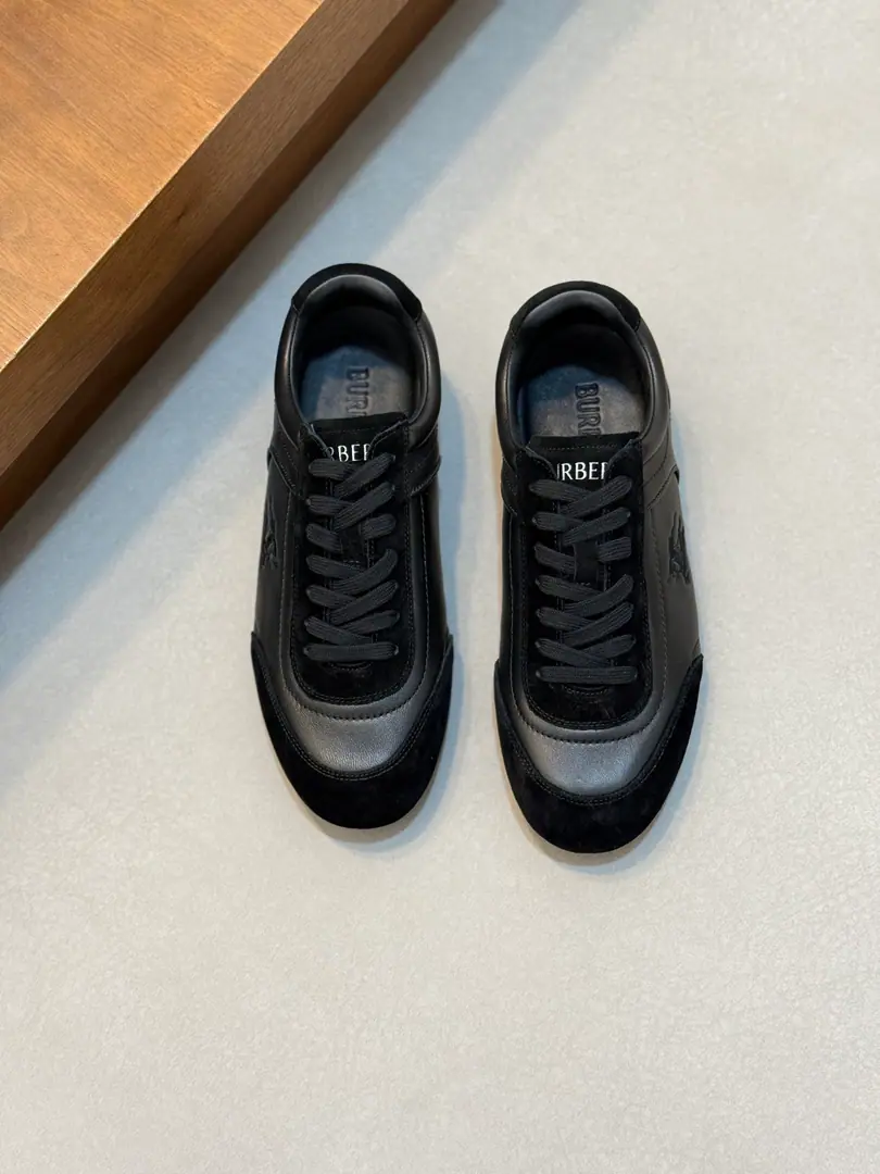 𝐁𝐔𝐑𝐁𝐄𝐑𝐑𝐘# Bobley's new Margo-Little and all the new balconies.·- Boboli.（Burberry）Classic Prototypes It's a really nice shoe.··Knight's blue skates. Finally, I see the latest slanting sneakers really look good., I can do whatever I want. Sports shoes, It's made of cotton-combined fabric.. Made in Italian craftsmen., Decorative Swirl Burberry Gear. With a lined and twig shoelace on the eye of the net., The rubber shoe bottom is a collection. Burberry Letter logo. From Burberry The classics., The necessary provision for the closet is interpreted in a branded style.. The knight's logo is on the side of round-shoes and tongue.（EKD）Label leather shoes mats, Shoes bottom strap. Burberry Letter logo size: 38-44（38, 45, 46Do it.）