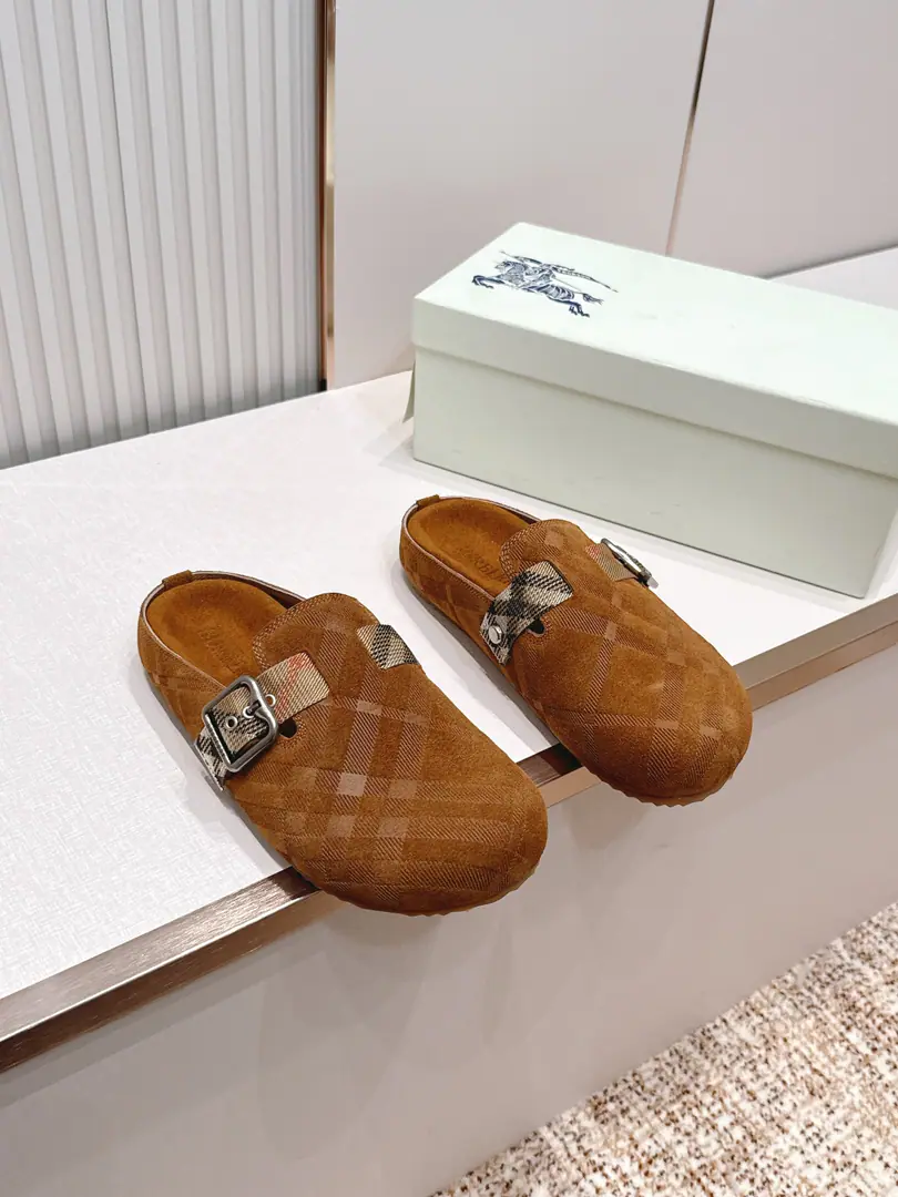 Top - Boboli.Burberry Classic stroke. Blast the street bracken slippers. It's made of soft anti-featur., It's a work of art in Italy.. I'm putting a lot of pressure on the grid., The soles of the pressurized shoes., It's a top-end logo.. & Make modifiable B Font-button Ring, A symbolic sand with decorated flowers. Burberry Gravity. Fabulous.: Counter-featur./Bullskins. Reeb.: In silk cow. Otsumi!: TPU Codes: Female size35/41（35, 41Custom） Men38/45（45Custom）