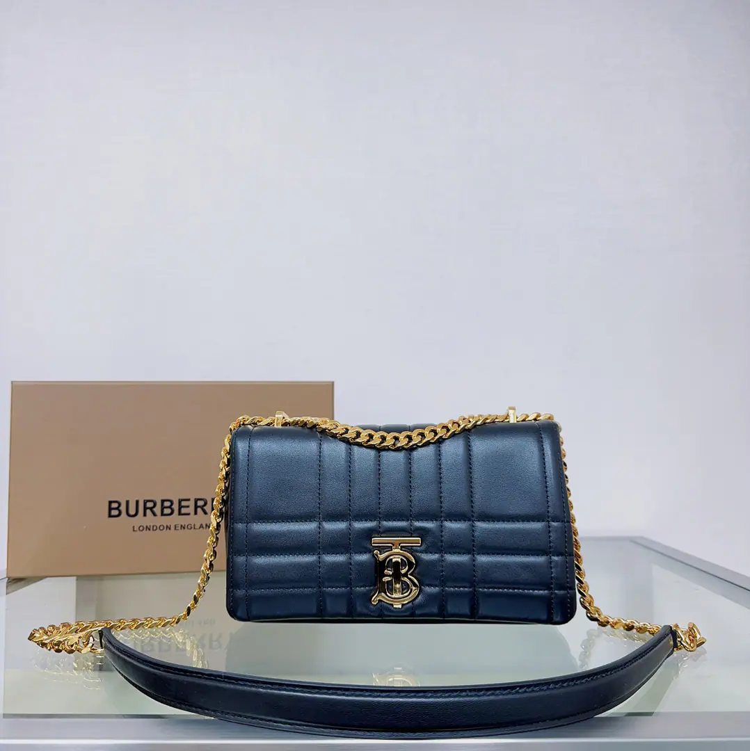 Special level BThe latest fine family is Ronald Bob., Designed inspired by brand-marked character tattoos., DecorationTBExonyms With a chain of adjustable chaining and a swirling strap. Slash Single shoulder size 23 x 6x 13Model5111