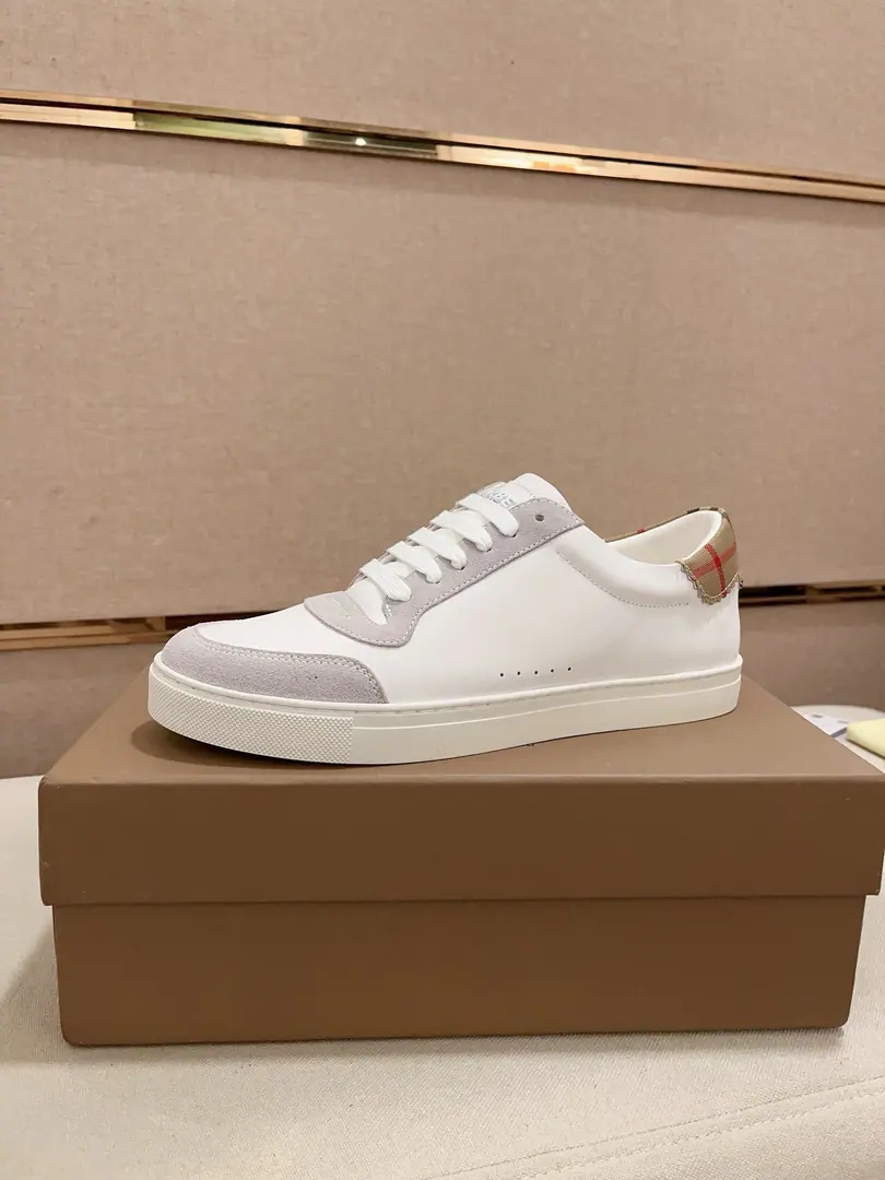 Plant prices: Top Version◾️▫️The new Barbolis' old-school low-ass sneakers., By Vintage The calf's skin is new., Decorating new brand logo. In the top of the cow's skin., Heel. Burberry Letters of the Facing logo, TPUOriginal Base！Codes:38-44. - It's a deal.45