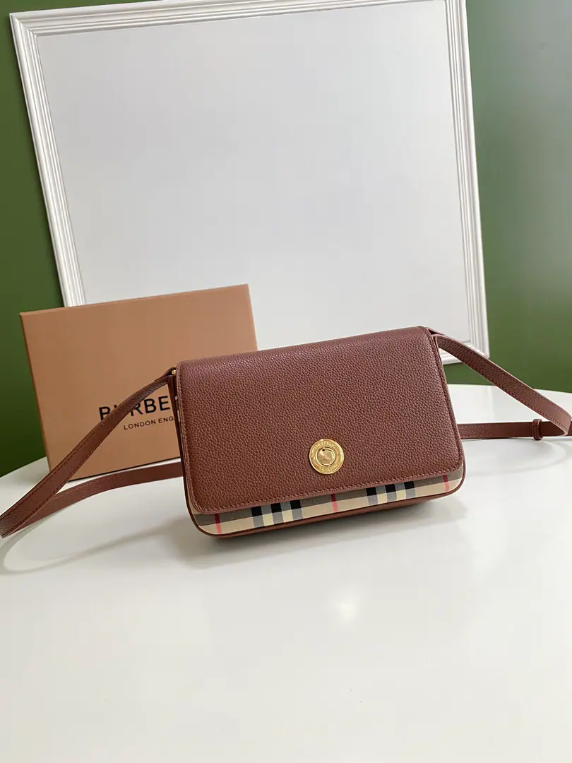 Special level BA fine slant pack., The Italians are chosen to make the leather and the troughs. Vintage The Shaggy Shape.. One shoulder., Slant, Or make hands and wrap them up.. 21 x 4.5 x 12.5cm🌟225150
