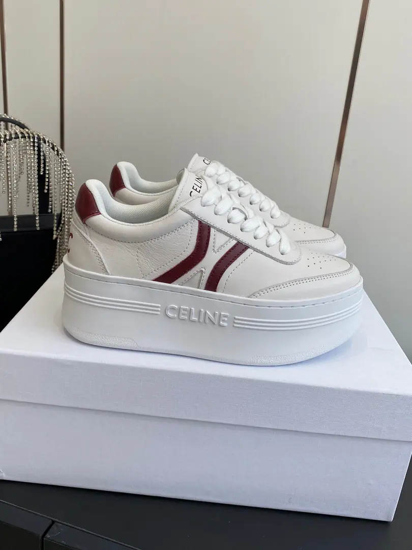 🏧𝗖𝗘𝗟𝗜𝗡𝗘Top Quality Céline's new logo is wearing leisure sneakers. Skins for the shoe face. The original comfort net is in the inside. Original1:1Shade it.tpuOtsumi! Size35-40 [40.41Do it.]