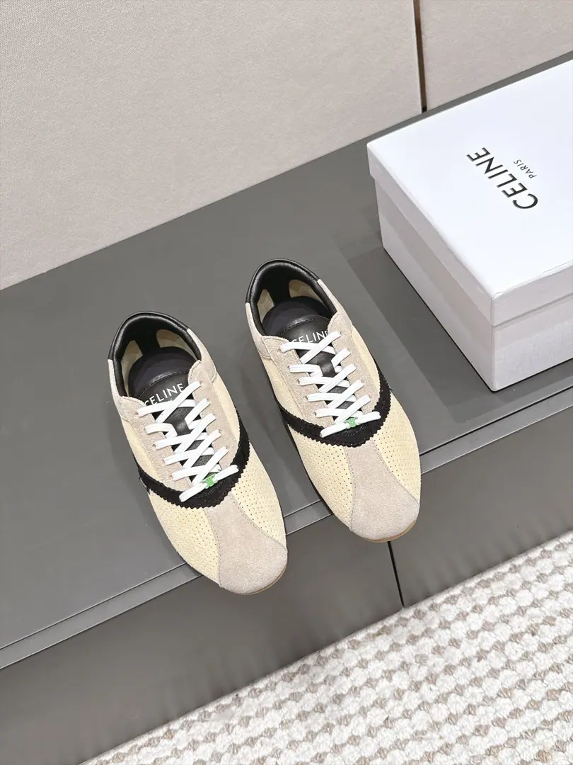Requisition level Celine 26/Slim's new money. Leisure shoes, sports shoes. A pair of shoes full of street feelings., NewestCIt's a great design. This shoe has its own unique design. The leather shoes are very well-dressed., I'm a man of my own., Don't make a single., Side with back.LOGOMake him simple and not discomfortous.,A perfect pair of white shoes.~~ Fabulous.: High-swiss-lighted cow revelry. Uchi.: Lamb skin. Otsumi!: Original modeling slide-proof rubber floor Size: #35-41（40 41I'll make sure I don't change it.）