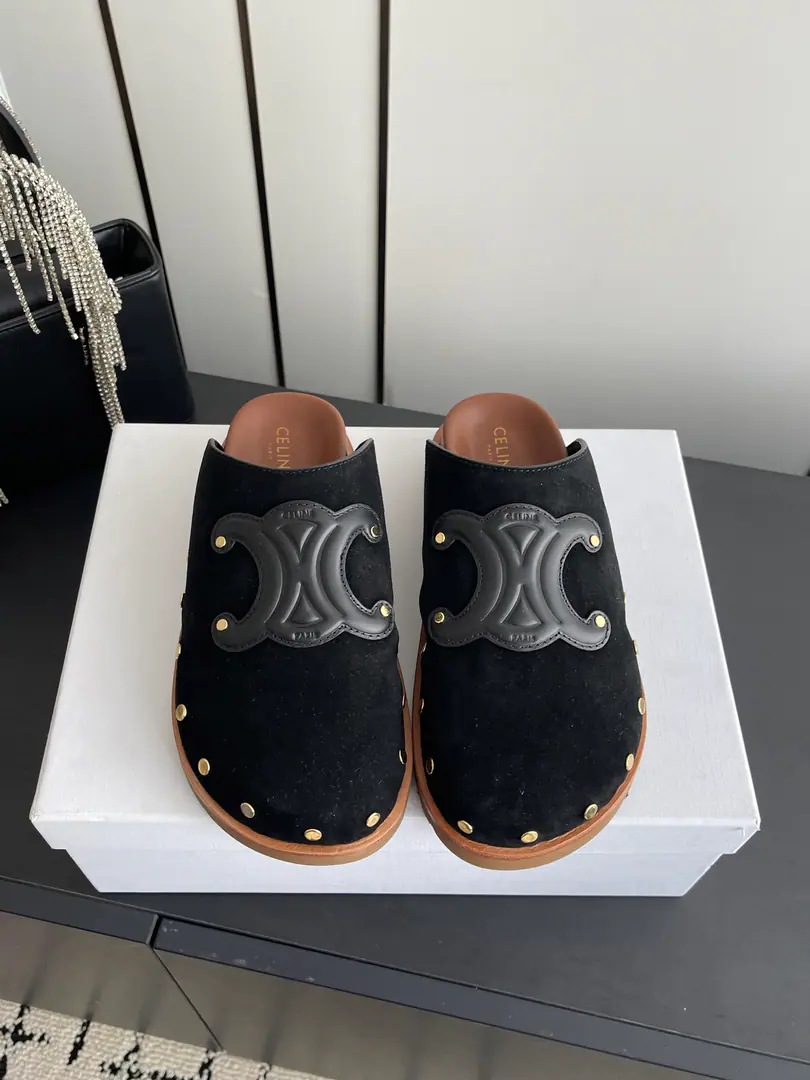 🏧𝗖𝗘𝗟𝗜𝗡𝗘Céline. The new Bertingham is half-drawn. Muller tow.. It's a great sense of excellence. RedinsThe Herb-breeding God., It's a very retrograde wind., The aerobics are perfect. Design style is very new., It's very high-class and very comfortable.. PressCelineThe logo is brand-beautiful., The veal fabric is super soft and comfortable. The original fabric imports high-swirling anti-veal./Bullskins. I'm putting my feet on the inside and growing a sheep's skin. Italian rubber wood, combined with a large bottom Codes35-40（40.41Make a reservation.）