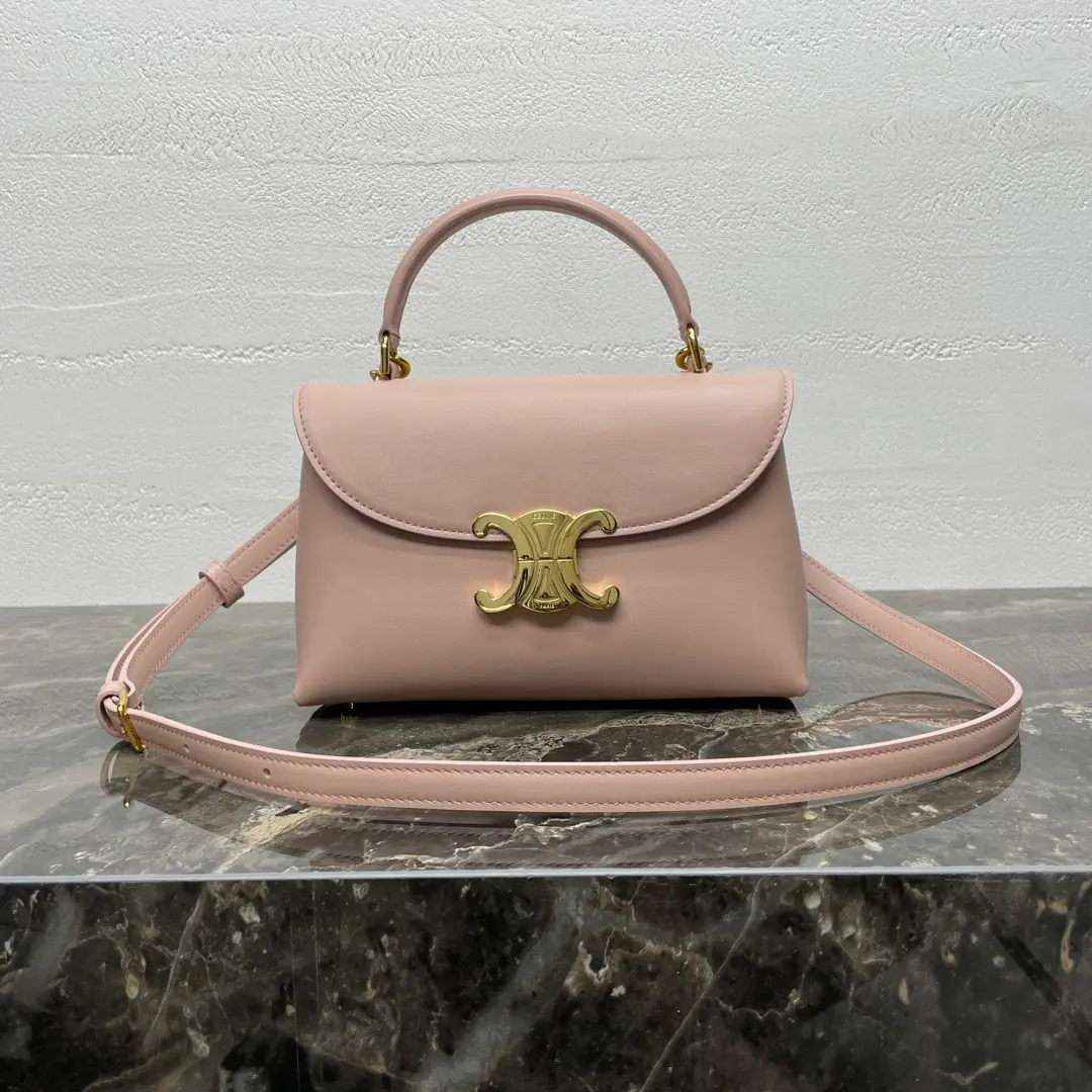 TEEN NINOFresh out of the bag. New members of the bag: TEEN NINO Dimensions: 20.5x13 x8cm But the handy., ♪ Shoulder ♪ Slash Blank decomposition shoulder belt Shortest length45cm, Maximum length54cm The contents of the sheep's skin inside. Model:118113
