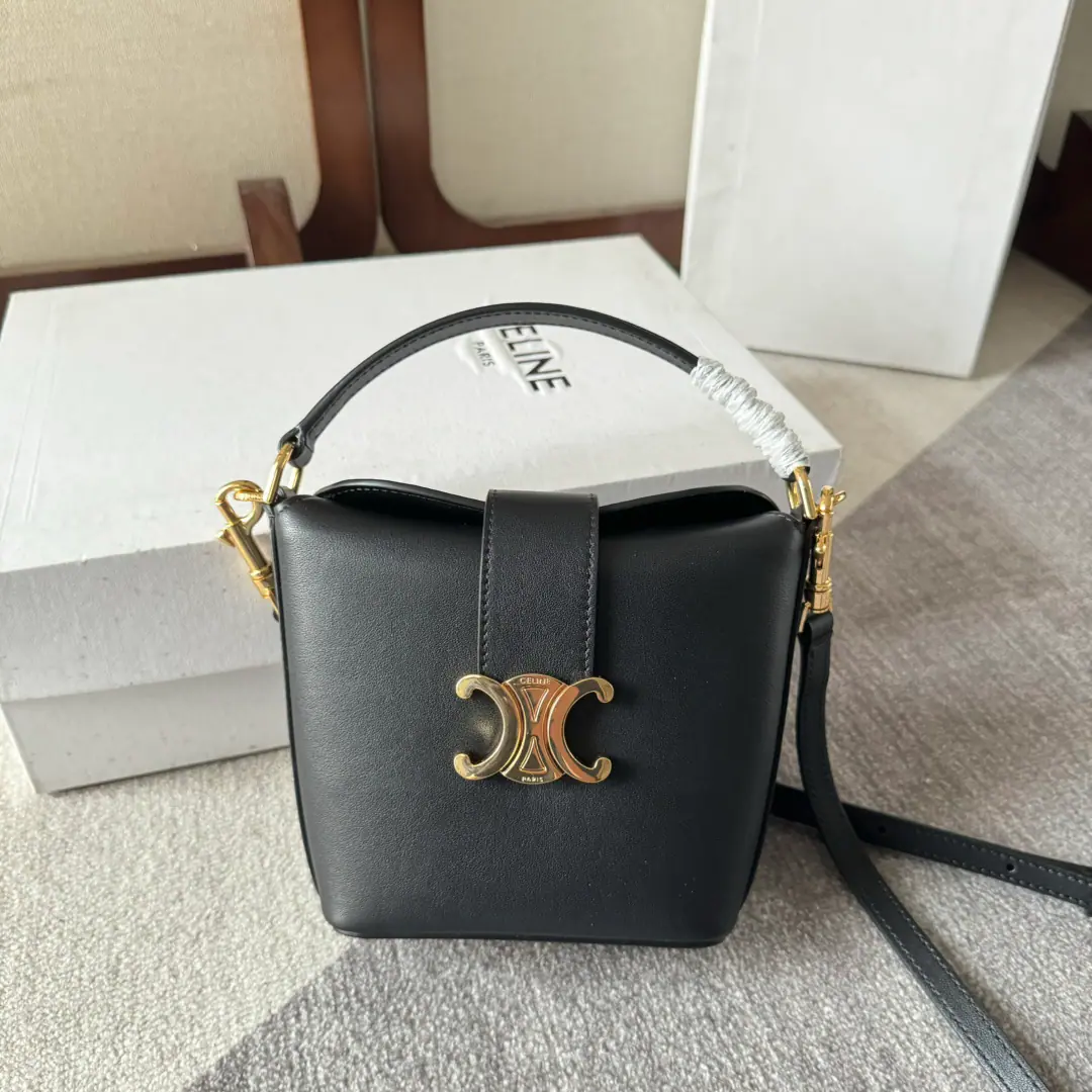 Celine 2024Spring and summer.❤️ Mini-Man.BUCKET“French fries.” Dimensions: 13.5-12.5-5 Paragraph 101943