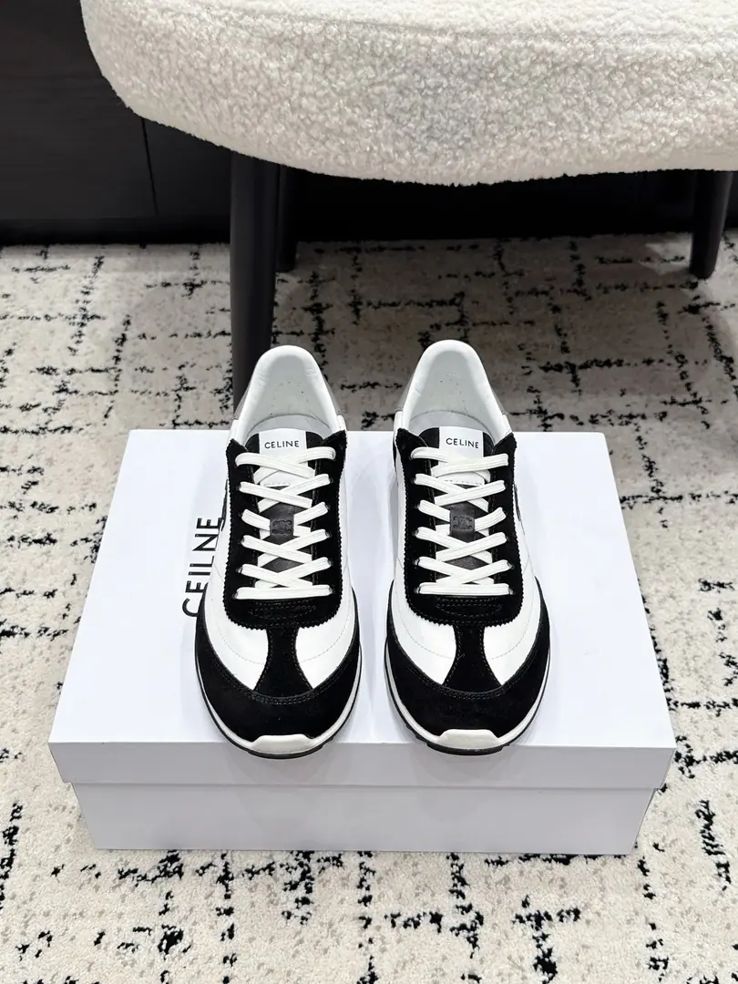 CELINE Céline. 26/ LatestRacerSeries Gump! Sports Leisure shoes. The superstar fashion masters grow grass. The classic design of the Agan Shoes never dated. It's cool and it's all about sports. Or is it a daily walk-out?, It's perfect for the match., It's easy to raise the quality of the whole thing. And these shoes are very well designed., I'm not tired of walking., Spring and summer are very breathy., Not sweaty. Whatever you're doing, go shopping., Travel or sport?, It's gonna be your best match.. ✔️Shoe.: High-swipe-black cow skins with aircloths. ✔️Uchi.: In the sheep's skin. ✔️Otsumi!: Original private model ✔️Size: #35-41(40.41I'll make sure I don't change it.)