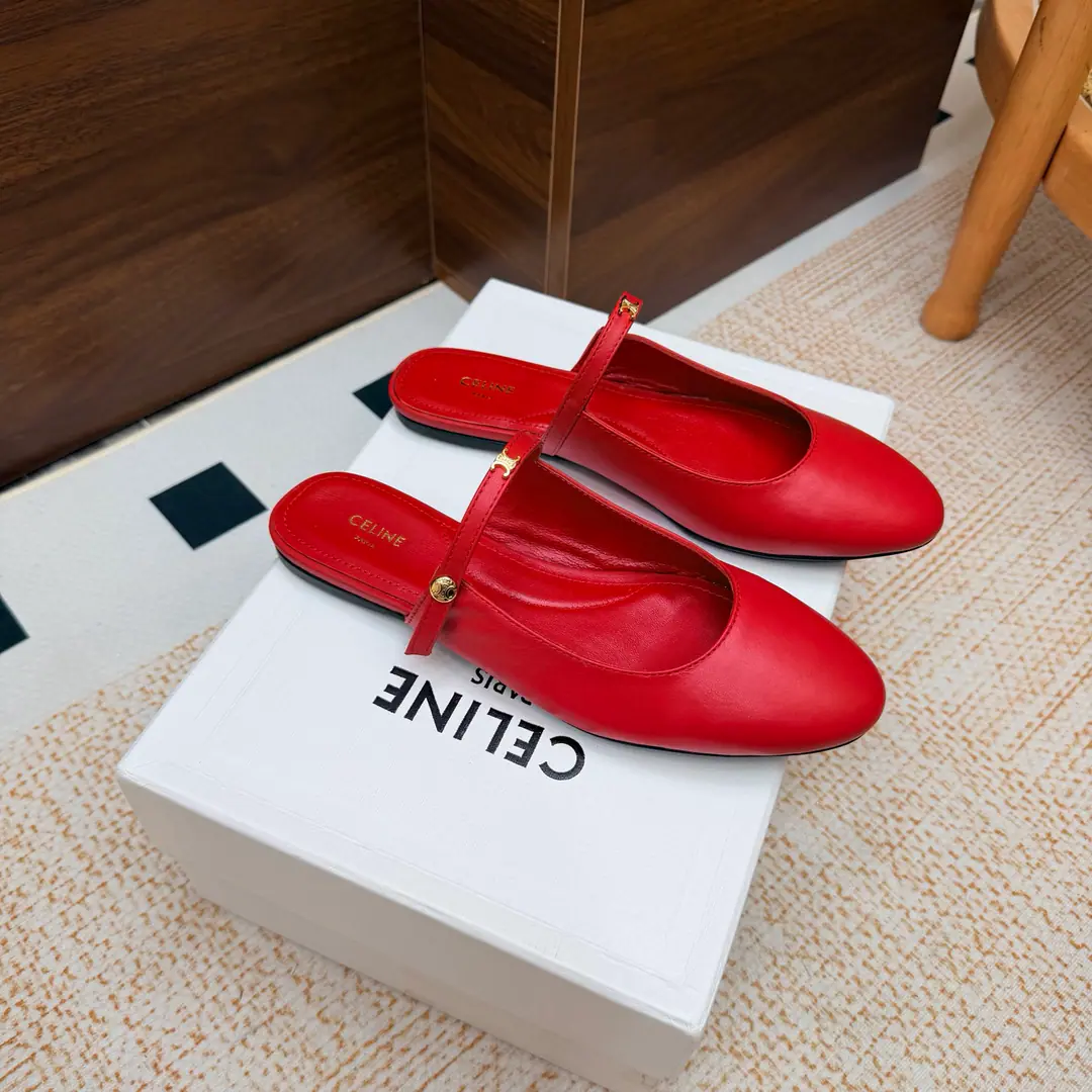 2026The new Mary of Spring and Summer is half-drawn. CelineSpring and summer swing door fashion shoes. LeFlell Shoes. Nice and low-profile. The upper foot is really thin and beautiful. CA home-specific connoisseur.logo I can see it. ✔Shoe.: Original cow skin ✔Uchi./Foot.: Use top-level hybrid sheep skin. ✔Italy🇮🇹That's a big one. ✔He's tall.: Floor ✔Size: 35-41（40, 41, 42Custom）