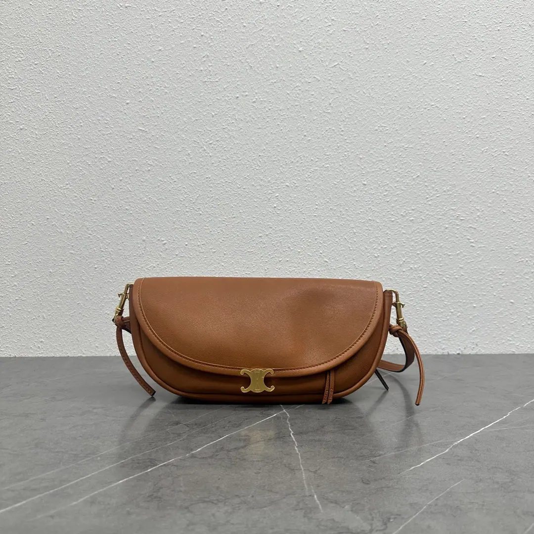 Special steel New items online. CE HALFMOON Small pocket.👜 Gentle and ancient.·The God of the atmosphere. Autumn is a great place., ♪ Spring and summer are gentle ♪ The back gets more qualitative., The older the better the better. Arc bag+Mini-Roble Gate Gold Buff. ♪ Can slant your shoulder ♪, Little guy's so friendly. It's full capacity., I'm so proud of myself. You're not going to have to go out on a daily basis.✅ Paragraph: 103737 Colours: Brown brown. Dimensions: 25x13x5cm
