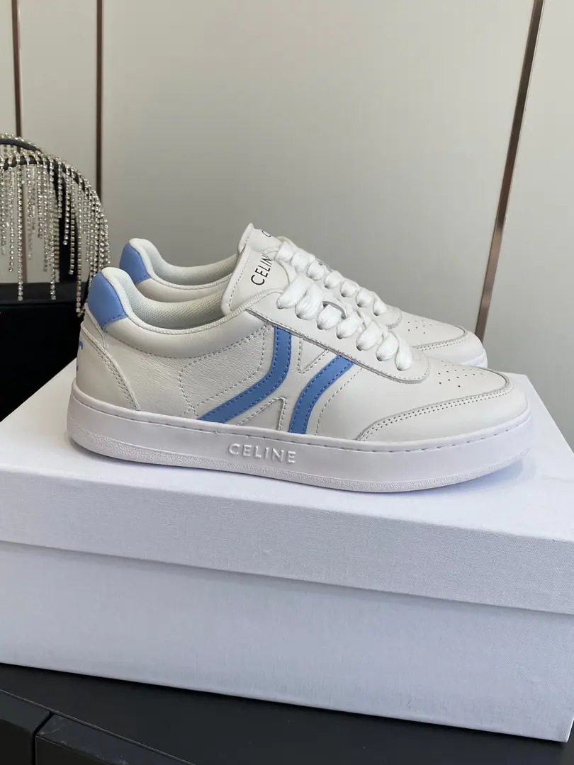 🏧𝗖𝗘𝗟𝗜𝗡𝗘Top Quality Céline's new logo is wearing leisure sneakers. Skins for the shoe face. The original comfort net is in the inside. Original1:1Shade it.tpuOtsumi! Size35-40 [40.41Do it.]
