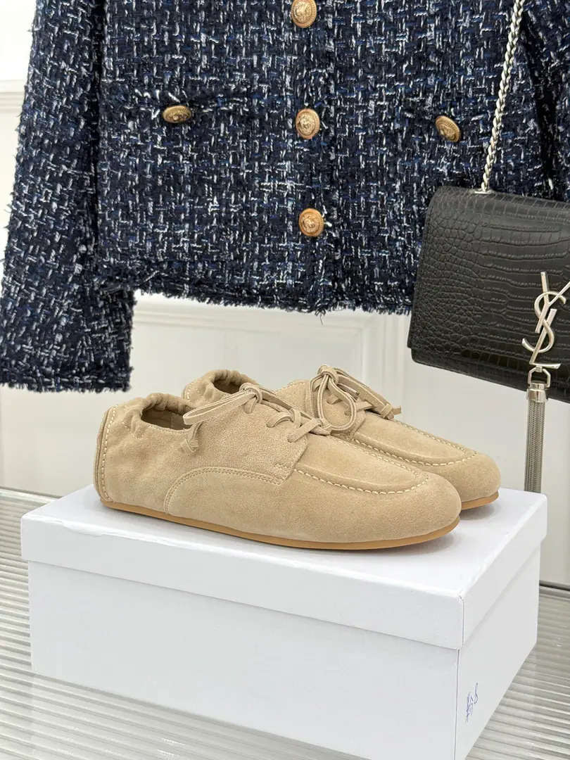 🏧𝗖𝗘𝗟𝗜𝗡𝗘The new Celebrity. Straps, little shoes. Top Quality Spring and fall shoe cabinets must be set up with a hundred dollars. Facework customized leather with original The inside feet are all sheep's skin. Original-based custom-made rubber base size: 35-39（40Custom）