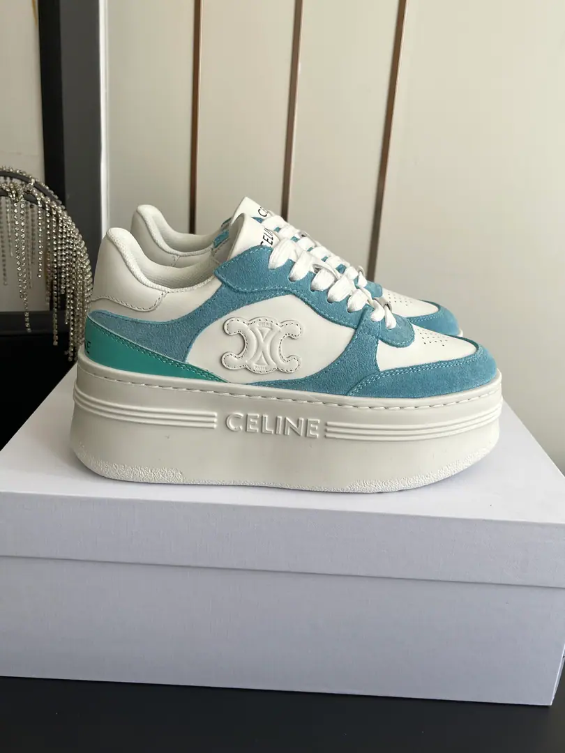 🏧𝗖𝗘𝗟𝗜𝗡𝗘 Céline's new dark-deck sneakers., There's a pair of shoes and a pair of shoes.logoMarked sneakers.. The shoe backs and the side print brand.LogoMark - Bread shoes. Spring and summer, the girl's ring and the symbol is simple and comfortable., Clean., Increase your legs. The shoe face is imported in the original form of the cow skin. Original I'm comfortable with air. Original OpenTpuOtsumi! Codes35-40（40.41Make a reservation.）