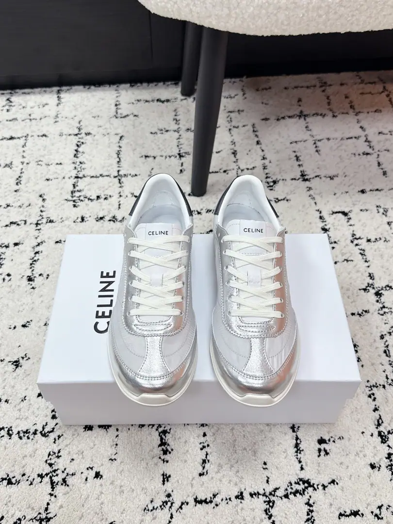 CELINESlim. 26/ LatestRacerSeries Gump! Sports Leisure shoes. The superstar fashion masters grow grass. The classic design of the Agan Shoes never dated. It's cool and it's all about sports. Or is it a daily walk-out?, It's perfect for the match., It's easy to raise the quality of the whole thing. And these shoes are very well designed., I'm not tired of walking., Spring and summer are very breathy., Not sweaty. Whatever you're doing, go shopping., Travel or sport?, It's gonna be your best match.. ✔️Shoe.: High-swipe-black cow skins with aircloths. ✔️Uchi.: In the sheep's skin. ✔️Otsumi!: Original private model ✔️Size: #35-41(40.41I'll make sure I don't change it.)