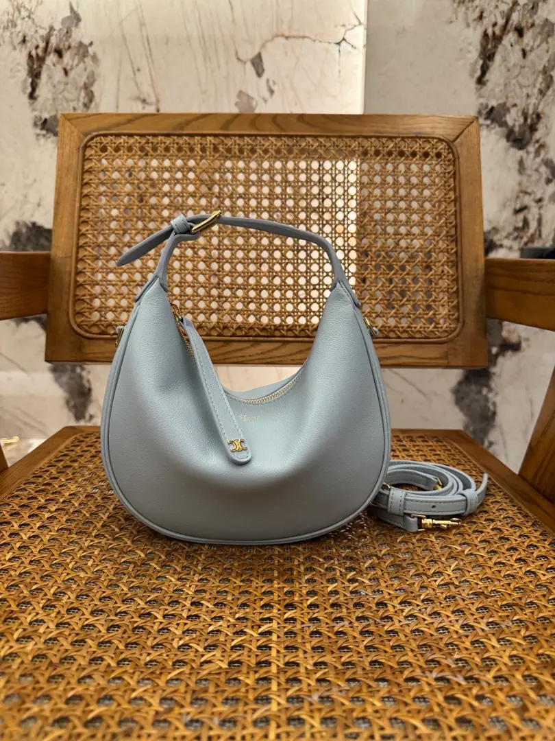 . TEEN LULUSoft-pumped leather handbags. Product Information But the handy., ♪ Shoulder and slash ♪ The type of paragraph may be fittedPLUSWaiting for a bigger smartphone. 8.3 X 9.4 X 2Inches（21 X 24 X 5centimetres） Cow leather. The velvet-faced liner. Gold-faced. - We're going to pull the chain. 1Main partition. Regable., Length4.72Inches（12centimetres） Adjustable and disassembly sundial belts, Minimum length20Inches（51centimetres）, Maximum length24Inches（60centimetres）