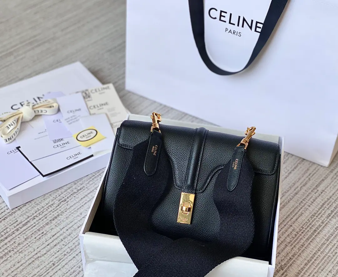 ᴄᴇʟɪɴ*2021The autumn and winter are all new.TEEN16 The ancient elements are the main., ♪ And wave away ♪CELINE 16 BᴀɢOfficial feeling., French ravishing high-level. The whole thing is full of cow skin. Full package Compare as you wish size: 23*15*9 Search the number.196853
