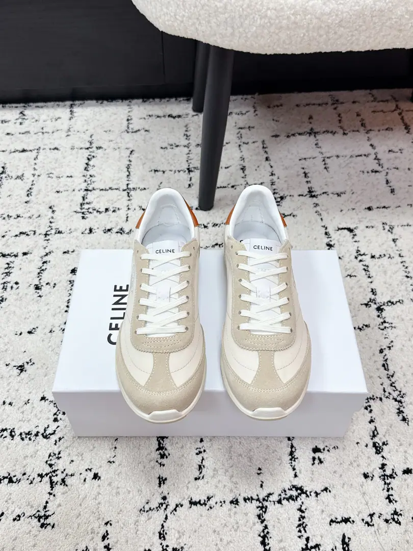 CELINESlim. 26/ LatestRacerSeries Gump! Sports Leisure shoes. The superstar fashion masters grow grass. The classic design of the Agan Shoes never dated. It's cool and it's all about sports. Or is it a daily walk-out?, It's perfect for the match., It's easy to raise the quality of the whole thing. And these shoes are very well designed., I'm not tired of walking., Spring and summer are very breathy., Not sweaty. Whatever you're doing, go shopping., Travel or sport?, It's gonna be your best match.. ✔️Shoe.: High-swipe-black cow skins with aircloths. ✔️Uchi.: In the sheep's skin. ✔️Otsumi!: Original private model ✔️Size: #35-41(40.41I'll make sure I don't change it.)