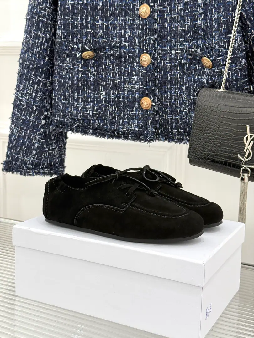 🏧𝗖𝗘𝗟𝗜𝗡𝗘The new Celebrity. Straps, little shoes. Top Quality Spring and fall shoe cabinets must be set up with a hundred dollars. Facework customized leather with original The inside feet are all sheep's skin. Original-based custom-made rubber base size: 35-39（40Custom）