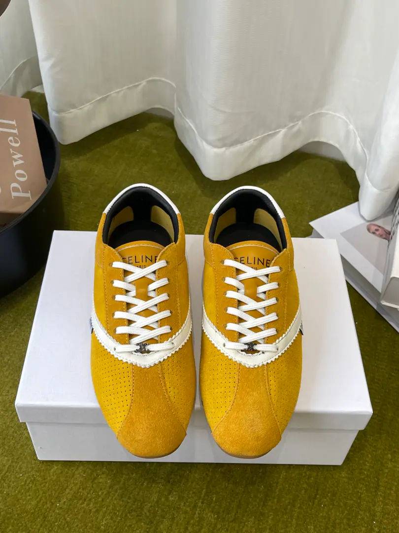Celine Céline. 26ssNew paragraph The old scaffolding of the scaffolding shoes. A smooth and narrow shoe mix with a collage. I'll put a serrated stick on my shoe. Janey is wearing a copy of the re-recordic style. The multicolour system chooses to fit easily into the various types of clothing. A long-term, old-fashioned, recreational item. I'm a man of the ancient sports and aesthetics and everyday reality. No age, no style. It's easy to create a sense of laziness. You can wear it all the time. Shoe-faced cow revel The inside sheep. Original rubber floor Codes: 35-40（40Do it.）