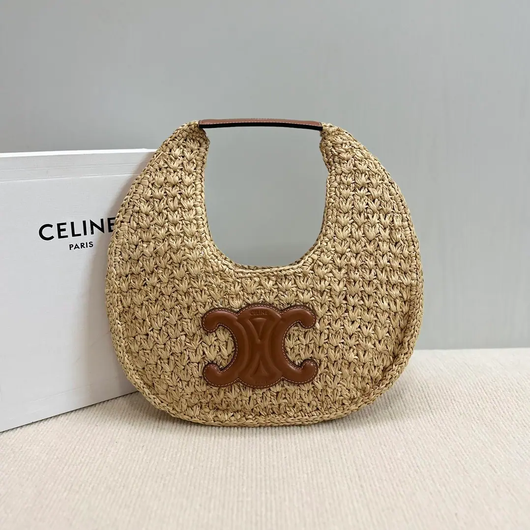 New items online.🅰️🅰️CE Hobo- I'm not a fucking idiot., CELINE CLASSIC NIERPlant materials and cattle leather made from！The art world of the generation is shaped.🌍, HOBOHandbag., Handbags made manually, It's not that simple. Each piece shows a unique identity., Pure handweaving The size and shape may differ slightly. ‼️ Paragraph: 112772 Colours: Brown. Dimensions: 33X16 X4cm