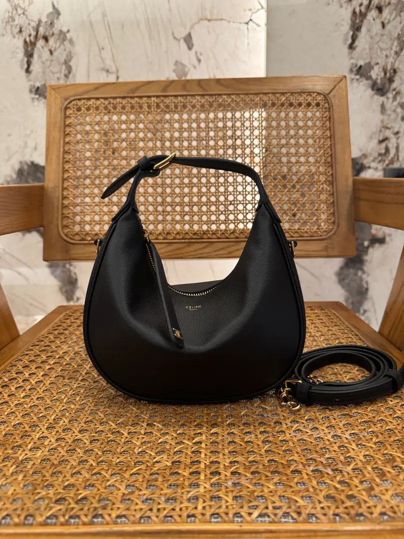 TEEN LULUSoft-pumped leather handbags. Product Information But the handy., ♪ Shoulder and slash ♪ The type of paragraph may be fittedPLUSWaiting for a bigger smartphone. 8.3 X 9.4 X 2Inches（21 X 24 X 5centimetres） Cow leather. The velvet-faced liner. Gold-faced. - We're going to pull the chain. 1Main partition. Regable., Length4.72Inches（12centimetres） Adjustable and disassembly sundial belts, Minimum length20Inches（51centimetres）, Maximum length24Inches（60centimetres）