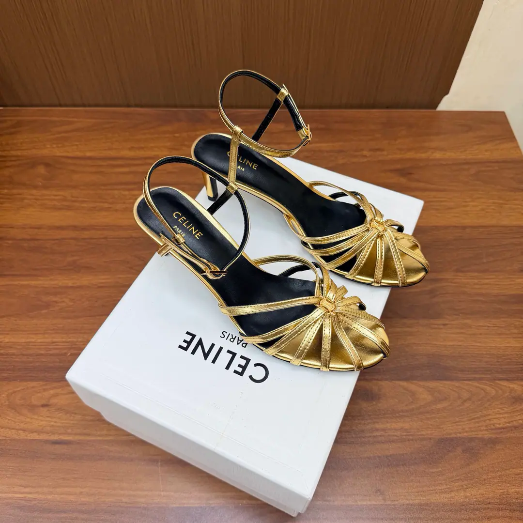 Classic long-term.📍 ◼️CelineSeymour.*Lynn!2026vsSpring and summer's latest pop-up sandal series. 【The Pig's Cage. High heels.】 Summer is a good match., That's a hell of a thing.‼️The ancient points are full of fashionable faces.‼️Original procurement development, Still highest output, Reverting original customizes the regenerative sense…… ❶Fabulous.:Customize cattle skin ❷Uchi.:Import of sheep skin ❸Foot.:Import of sheep skin ❸Otsumi!:That's a big import. ❹He's tall.: 6CM（Can do8.5cm） ❺Packaging:Original package ❻Codes:35-42（40, 41, 42Custom without re-offer）