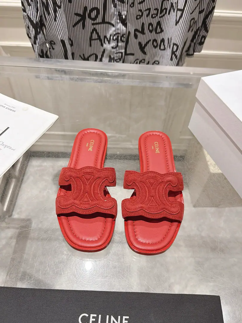 OutCelineSlim. 25ssSummer brand new. The latest blast in the swing spring. Shoes. 🔥‼️Whole pair of shoes.ZpDevelop and build, All Custom Materials, The only one who can be a big shot., Details are all on the copy., Even the packaging is as good as the original.. Codes:35-39（40 41Make a reservation.）