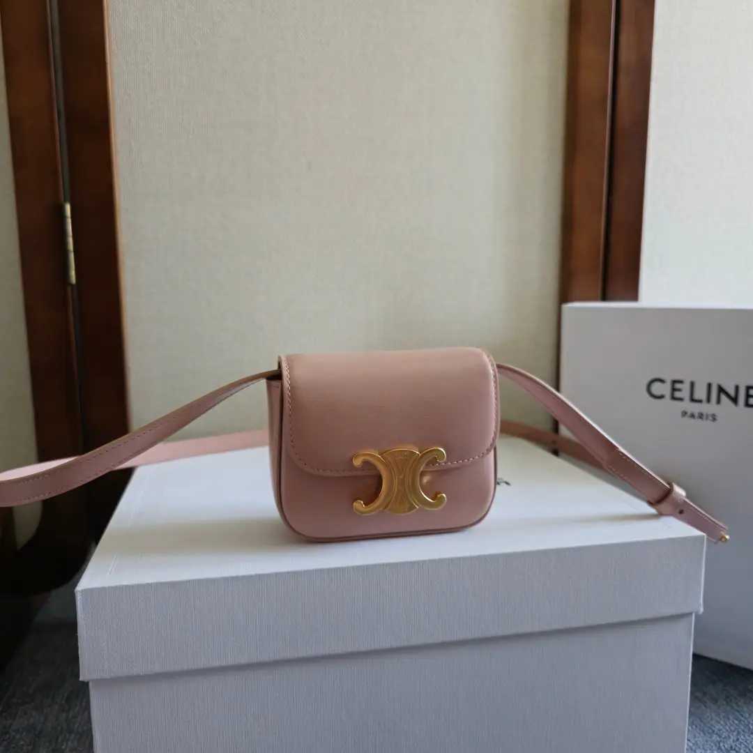 （All steel hardware.）💋 CELINE2022 Newmini（Headphones.）CThe year's home comes out of a little bag but this seasonCline miniBut love is a love that will be, Though little tolerance is not so much., But the face is a violent attack., Cute assault is not generous., The shoulder belt is fine., The rate of return is 100%., Mostly tall ones.🉑️The capacity can be filled with lipstick., Pizza., Key number.: 101512 Dimensions: 11×4×8