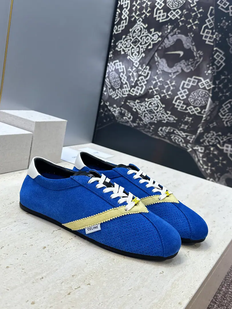 Plant prices CELINE 2026Spring and summer, the new flats are wearing female shoes. The Celebrity Letters.logoAcne sports girls' sneakers. Material: Shoes are imported into sheep, skin.+In the skin of the sheep.+Original modeling slides over base Size:35-41(40.41Custom without re-offer）
