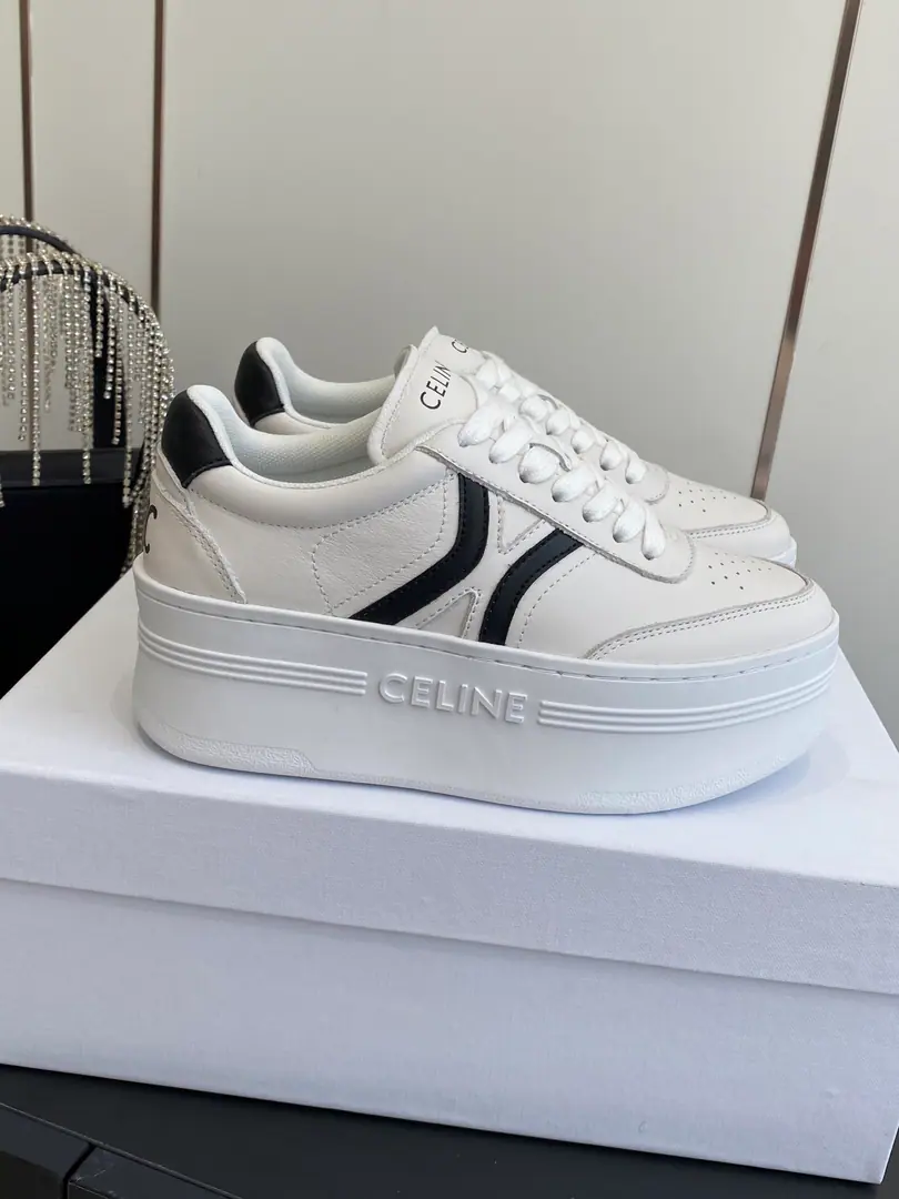 🏧𝗖𝗘𝗟𝗜𝗡𝗘Top Quality Céline's new logo is wearing leisure sneakers. Skins for the shoe face. The original comfort net is in the inside. Original1:1Shade it.tpuOtsumi! Size35-40 [40.41Do it.]