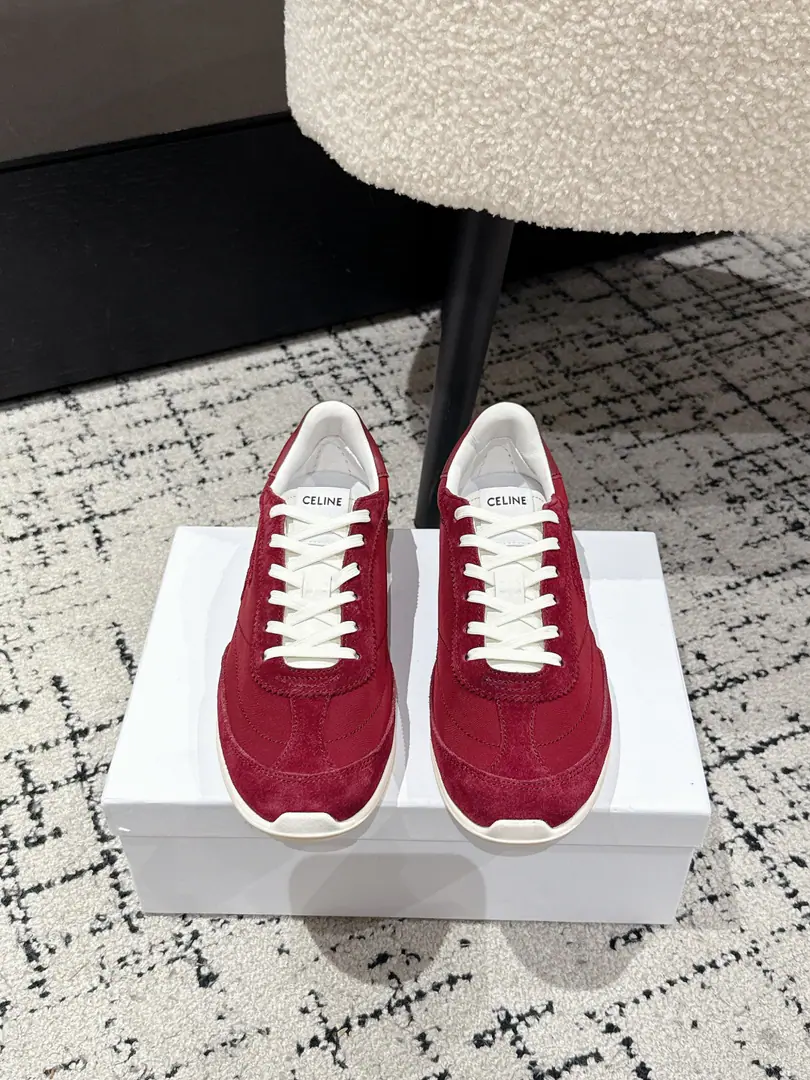 CELINESlim. 26/ LatestRacerSeries Gump! Sports Leisure shoes. The superstar fashion masters grow grass. The classic design of the Agan Shoes never dated. It's cool and it's all about sports. Or is it a daily walk-out?, It's perfect for the match., It's easy to raise the quality of the whole thing. And these shoes are very well designed., I'm not tired of walking., Spring and summer are very breathy., Not sweaty. Whatever you're doing, go shopping., Travel or sport?, It's gonna be your best match.. ✔️Shoe.: High-swipe-black cow skins with aircloths. ✔️Uchi.: In the sheep's skin. ✔️Otsumi!: Original private model ✔️Size: #35-41(40.41I'll make sure I don't change it.)