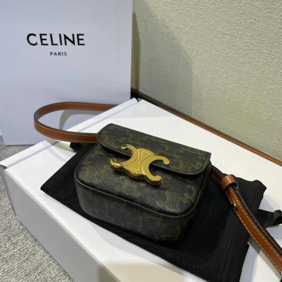 （All steel hardware.） 💋 CELINE2022 Newmini（Headphones.）CThe year's home comes out of a little bag but this seasonCline miniBut love is a love that will be, Though little tolerance is not so much., But the face is a violent attack., Cute assault is not generous., The shoulder belt is fine., The rate of return is 100%., Mostly tall ones.🉑️The capacity can be filled with lipstick., Pizza., Key number.: 101512 Grain brown size: 11×4×8