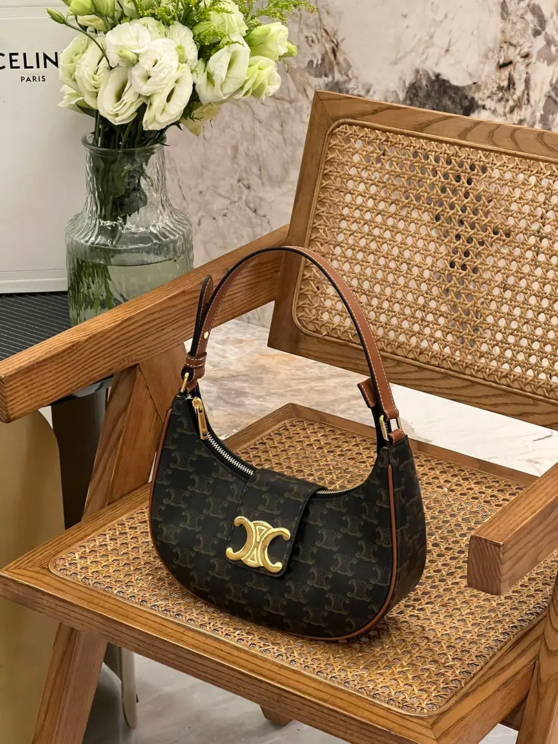 New items online.～ AvaPut the armpit in your bag.+The Golden Gate symbol. The ancient arts with the high-flavored style are truly superb.nice！ The armpits are a bit of a cute and handsome thing. Fine and atmospheric. Dimensions: 23-13.5-6cm