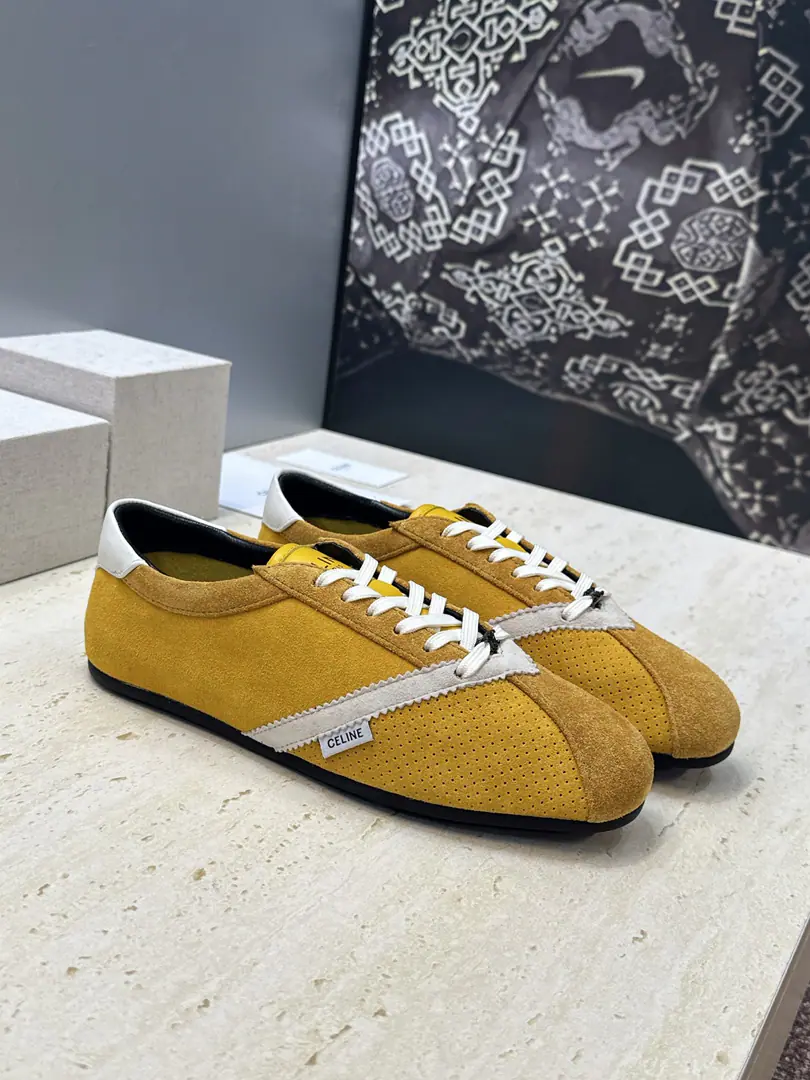 Plant prices CELINE 2026Spring and summer, the new flats are wearing female shoes. The Celebrity Letters.logoAcne sports girls' sneakers. Material: Shoes are imported into sheep, skin.+In the skin of the sheep.+Original modeling slides over base Size:35-41(40.41Custom without re-offer）