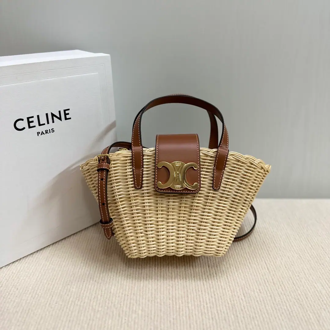 Open-forming., Original plant weaver, Italian imports Plant materials, The natural cattle skin is uncoated with gold-coloured noodles. Handheld, ♪ Shoulder and slash ♪ Cowskins are covered., MatchTRIOMEMagnetic buttons Paragraph Dimensions: 32×14×7（Prefixed packaging）