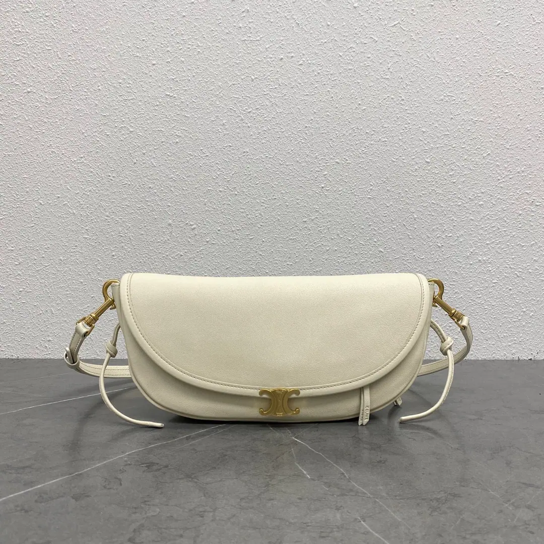 New items online. All Steel CE HALFMOON Small pocket.👜 🤎 Gentle and ancient.·The God of the atmosphere. Spring and summer, soft and colorful.！ The back gets more qualitative., The older the better the better. Arc bag+Mini-Roble Gate Gold Buff. ♪ Can slant your shoulder ♪, Little guy's so friendly. It's full capacity., I'm so proud of myself. You're not going to have to go out on a daily basis.✅ Paragraph: 103737 Colours: Cotton white Dimensions: 25x13x5cm