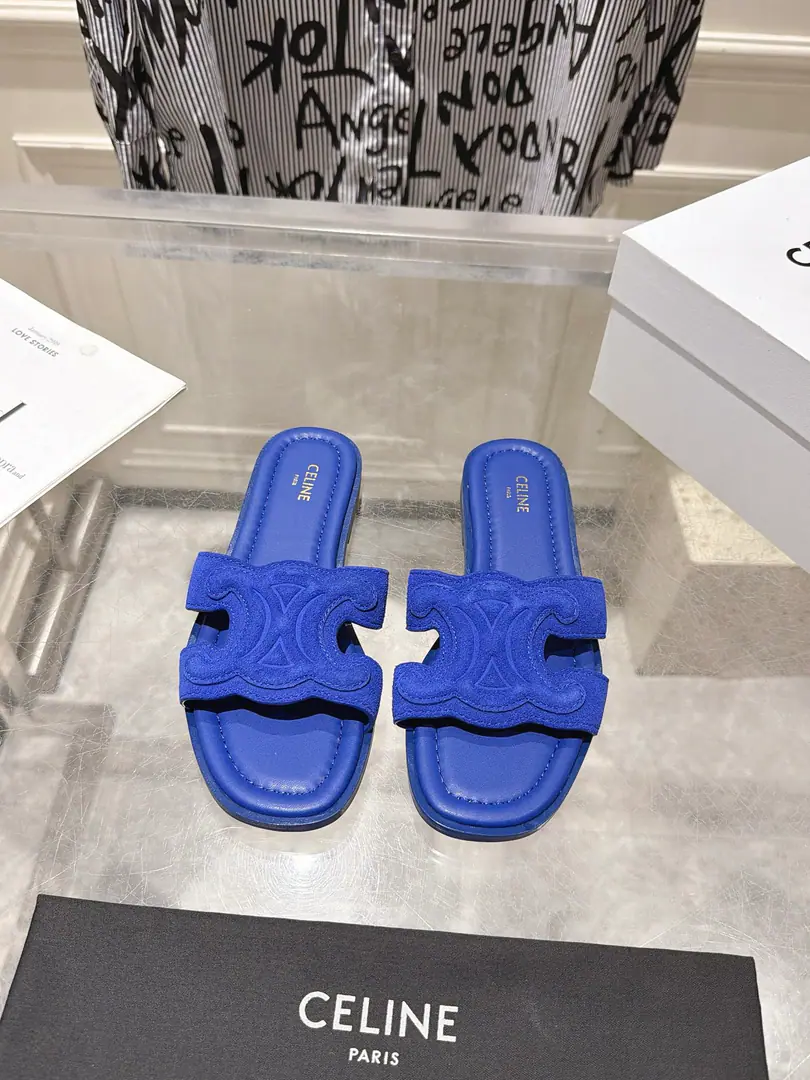 OutCelineSlim. 25ssSummer brand new. The latest blast in the swing spring. Shoes. 🔥‼️Whole pair of shoes.ZpDevelop and build, All Custom Materials, The only one who can be a big shot., Details are all on the copy., Even the packaging is as good as the original.. Codes:35-39（40 41Make a reservation.）