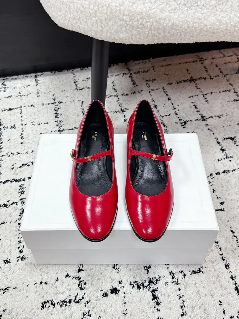 #Top Version CELINECéline. 26/ss - Morning. Latest Mary Jane. Single shoes. Slim. 26ss Les Series Mary Jane's shoes are simple and comfortable., Clean., Increase your legs., It's either single or with broad legs., High Street and the ancients. Let's do it together.CELINEGirls👧 ✔️Shoe.: Lamb skin. ✔️Uchi.: In the sheep's skin. ✔️Otsumi!: - That's a real shoe. ✔️Size: #35-41（40.41Do it.）