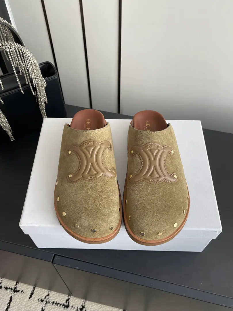 🏧𝗖𝗘𝗟𝗜𝗡𝗘Céline. The new Bertingham is half-drawn. Muller tow.. It's a great sense of excellence. RedinsThe Herb-breeding God., It's a very retrograde wind., The aerobics are perfect. Design style is very new., It's very high-class and very comfortable.. PressCelineThe logo is brand-beautiful., The veal fabric is super soft and comfortable. The original fabric imports high-swirling anti-veal./Bullskins. I'm putting my feet on the inside and growing a sheep's skin. Italian rubber wood, combined with a large bottom Codes35-40（40.41Make a reservation.）