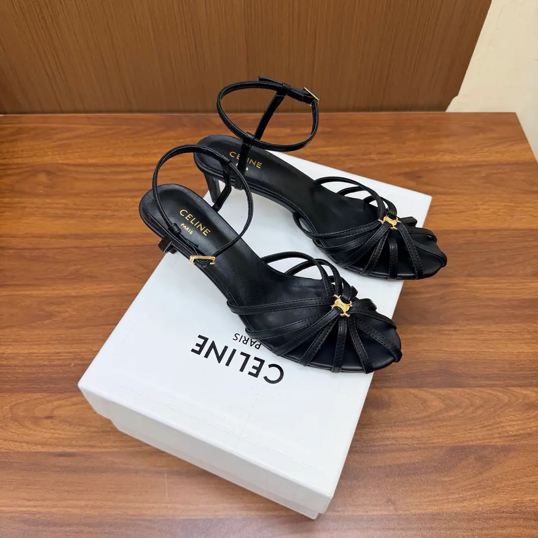 Classic long-term.📍 ◼️CelineSeymour.*Lynn!2026vsSpring and summer's latest pop-up sandal series. 【The Pig's Cage. High heels.】 Summer is a good match., That's a hell of a thing.‼️The ancient points are full of fashionable faces.‼️Original procurement development, Still highest output, Reverting original customizes the regenerative sense…… ❶Fabulous.:Customize cattle skin ❷Uchi.:Import of sheep skin ❸Foot.:Import of sheep skin ❸Otsumi!:That's a big import. ❹He's tall.: 6CM（Can do8.5cm） ❺Packaging:Original package ❻Codes:35-42（40, 41, 42Custom without re-offer）