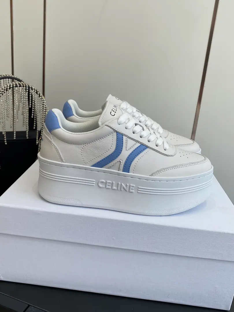 🏧𝗖𝗘𝗟𝗜𝗡𝗘Top Quality Céline's new logo is wearing leisure sneakers. Skins for the shoe face. The original comfort net is in the inside. Original1:1Shade it.tpuOtsumi! Size35-40 [40.41Do it.]