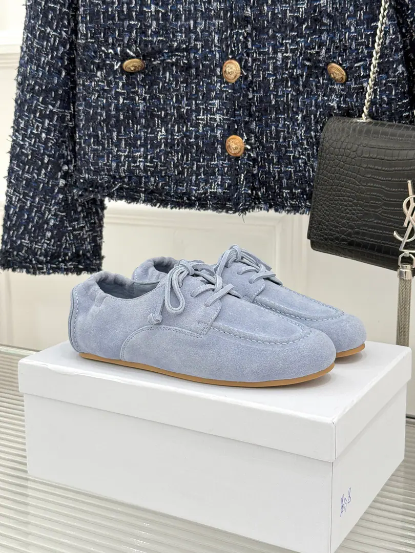 🏧𝗖𝗘𝗟𝗜𝗡𝗘The new Celebrity. Straps, little shoes. Top Quality Spring and fall shoe cabinets must be set up with a hundred dollars. Facework customized leather with original The inside feet are all sheep's skin. Original-based custom-made rubber base size: 35-39（40Custom）