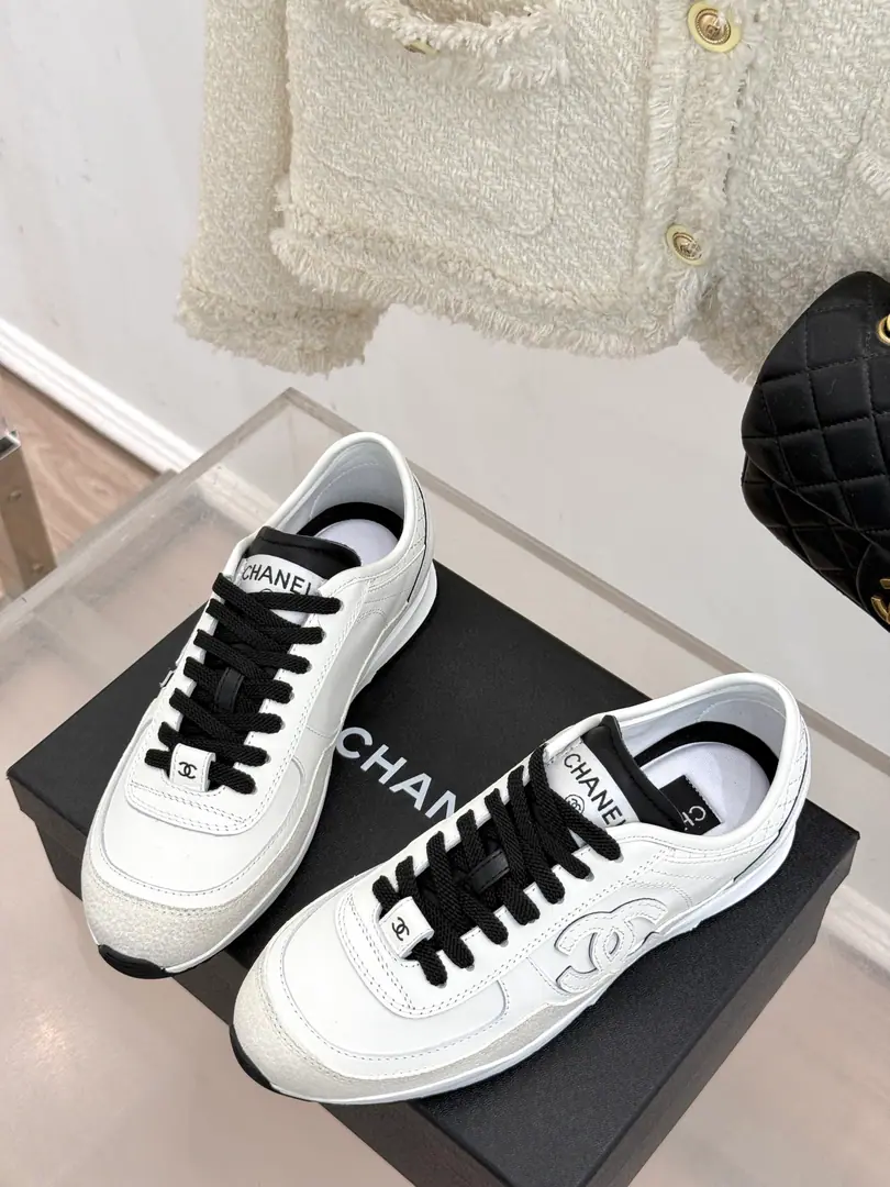 🏧𝗖𝗛𝗔𝗡𝗘𝗟Top Quality New diamond-gring sports and leisure shoes. Top-level requisitioncocoGirls must go., You can always trust Yang's eyes.！ The shoe face is custom-made for the cow skin. Importing air-for-sheep skin in the mix. Original Colored RubberTPUBottom Size35-41 [40.41Do it.]