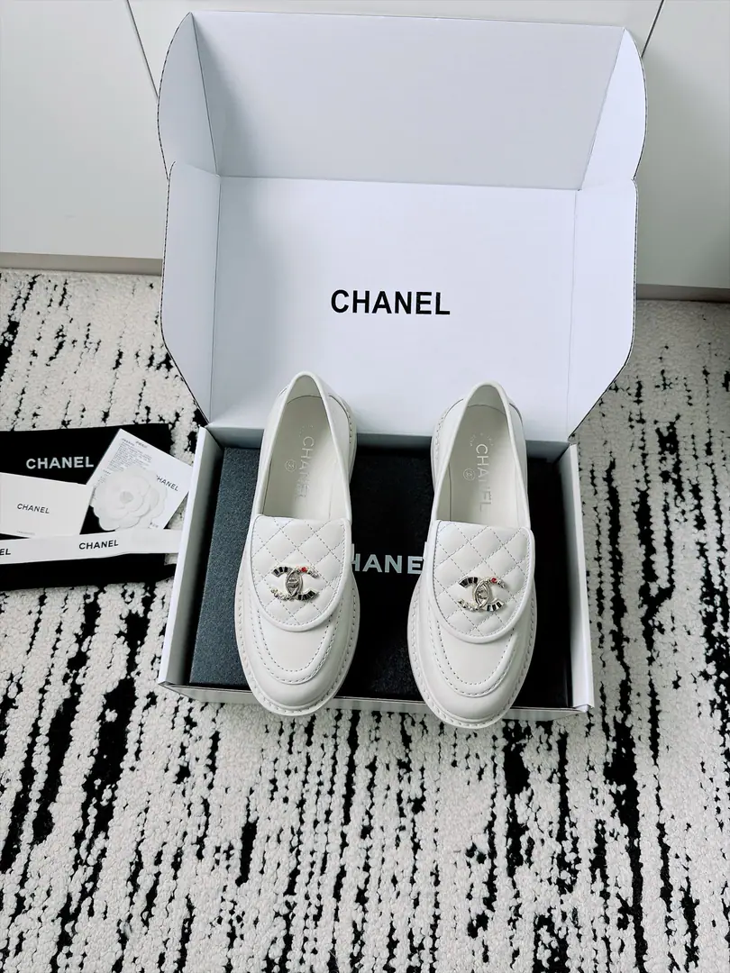 🏧𝗖𝗛𝗔𝗡𝗘𝗟Top new paragraph LeFleur shoes. The big stars are a red-hot show. A hundred-year-old classic.！ A big one.！We're gonna hit him with a pound.！ Import of sheep's skin on the shoe. Comfortable sheep's skins. Italian original dyed the leather. He's tall.2.5cm Size35-41 [40.41Make a reservation.] [⚠️Another dollar with a plane box.]