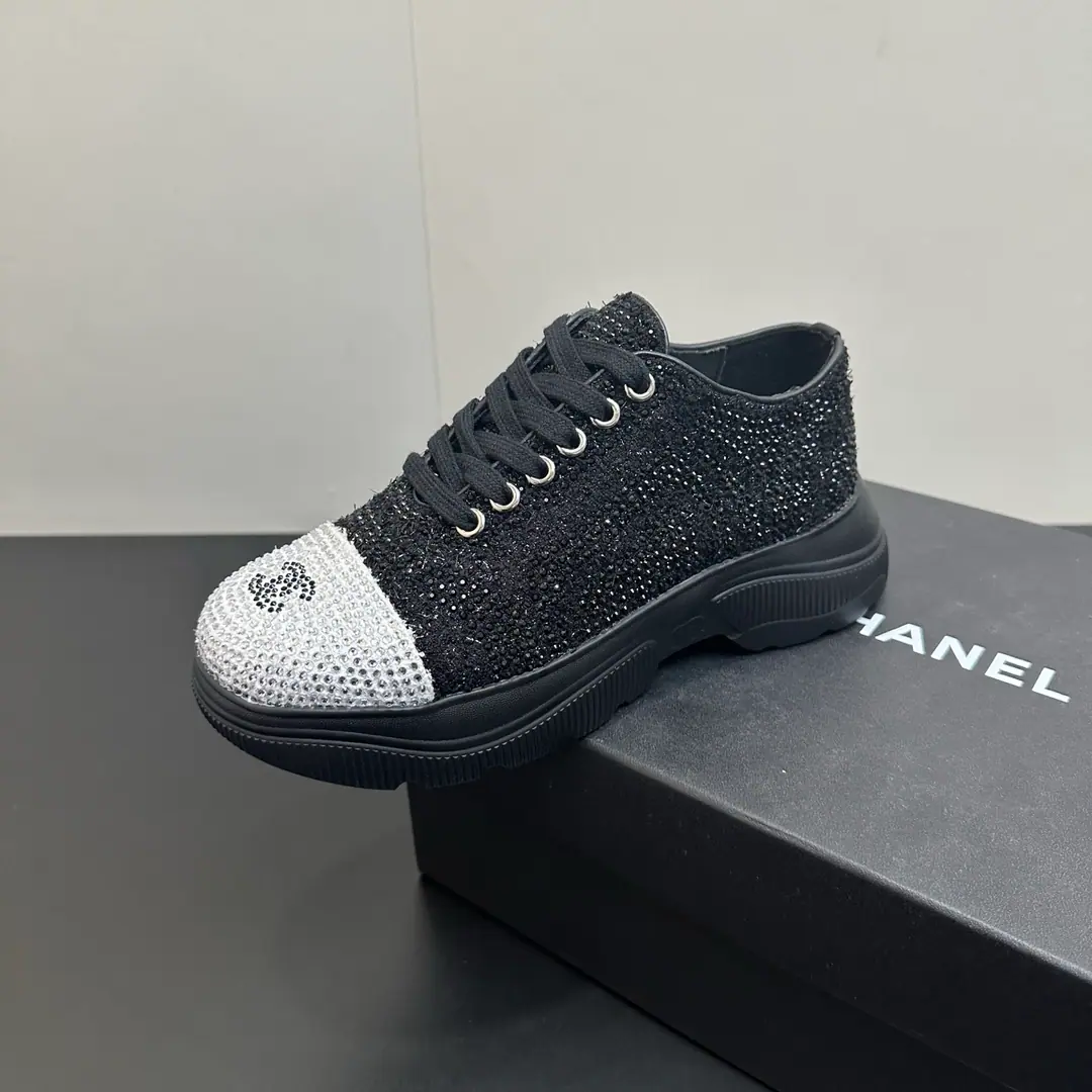 🍌🍌 ChanelChanel. 26ss The top of Spring and Summer's special case is a scaffolding recreational shoe. This is a classic design. Shoes have many styles.. The Fashion Movement at the Bottom. It's a wonderful mix of elements that are incredibly varied., Leisure, Fashion, Sports, You can take care of it outside. Shoes face use: The original imported fabric is hot. Use it inside.: Original import gas network OriginalIP- The bubble. Size: 35-41（40 41Make a no-refund order.）