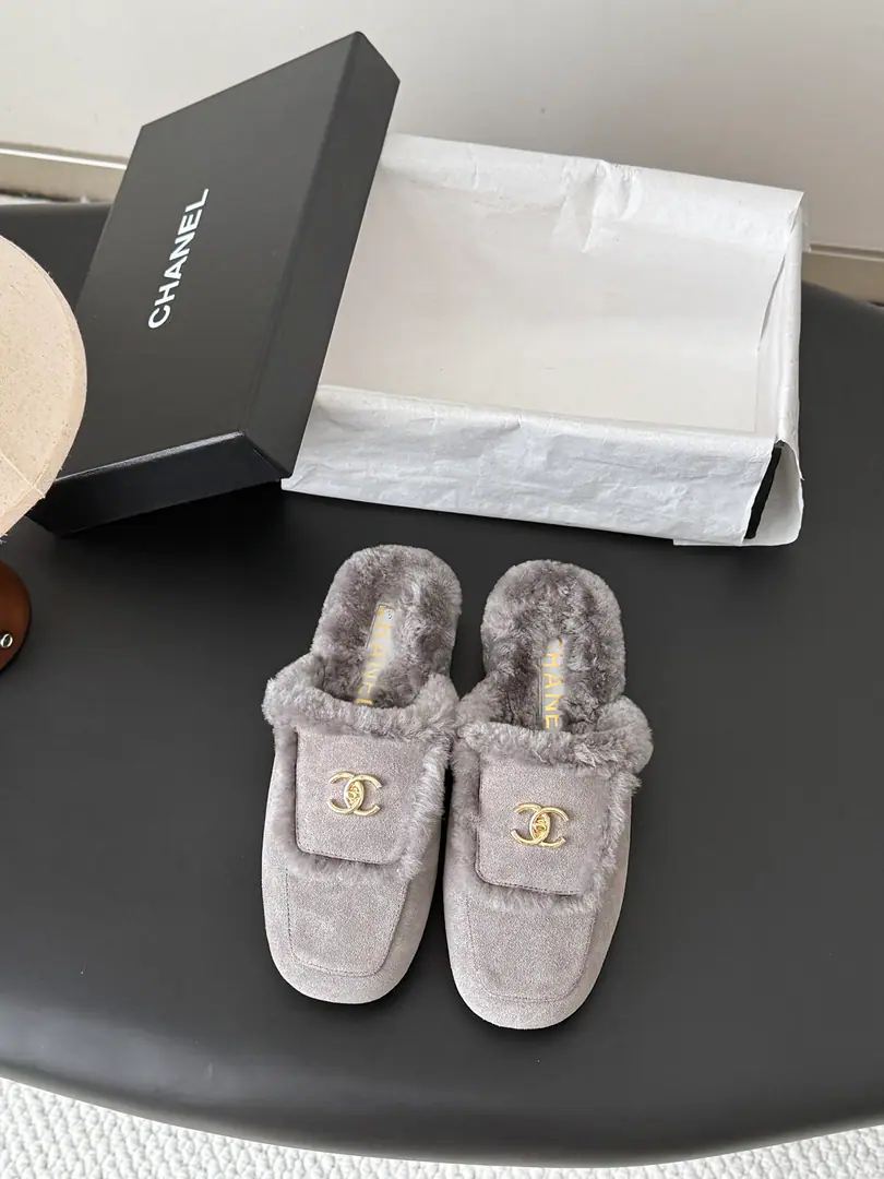 Chanel 26BNew money is half-grained. This is so cute.～ ♪ Soft and fluffy hair ♪, It's warm and warm.! I'm gonna raise my legs.! Autumn and winter with socks and lazy. The upper feet are really nice and fashionable.!It's so beautiful.! Import wool, ♪ My hands are so delicate and so soft and smooth ♪ Size: 35-39（40/41Custom）
