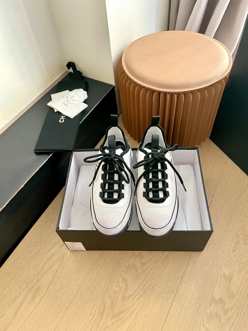Chanel I'm a classic sports shoe. The counters were almost unattended., I can imagine the intensity of the explosion.🙀🙀It's a long time ago, I think, a long time ago.⚡⚡⚡The object is totally gone., A night of red books. INS.. Various social platforms, VariousｌｏｏｋShow Fabulous.: Cow-feat. Nellireka.. Codes: 35-48